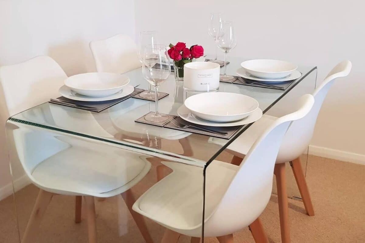 Modern Apartment In The Heart Of Oxford With Secure Underground Parking Exteriör bild