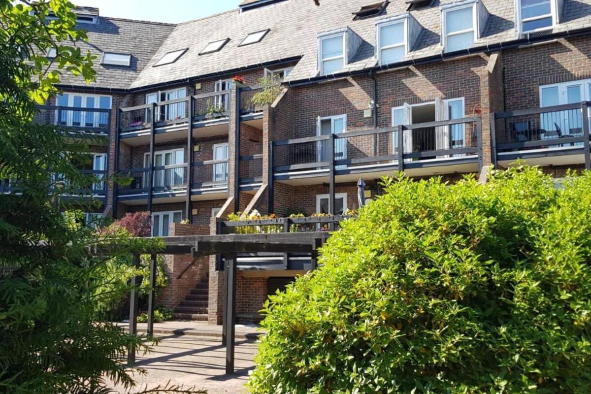 Modern Apartment In The Heart Of Oxford With Secure Underground Parking Exteriör bild