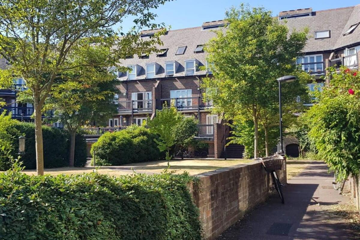 Modern Apartment In The Heart Of Oxford With Secure Underground Parking Exteriör bild